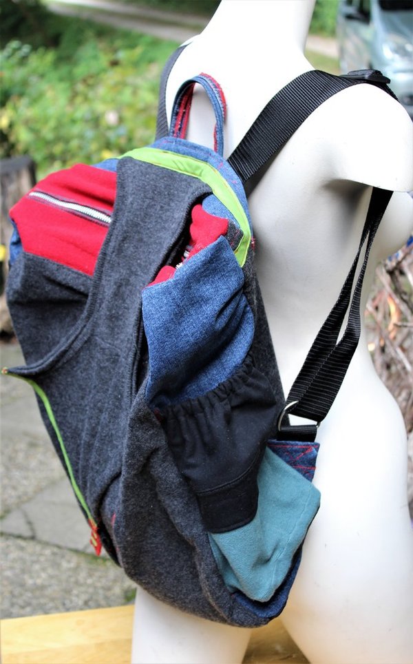 RUCKSACK Pullover - grau/grün/rot   - ibibri`s - UPCYCLI-bag. Einzelstück