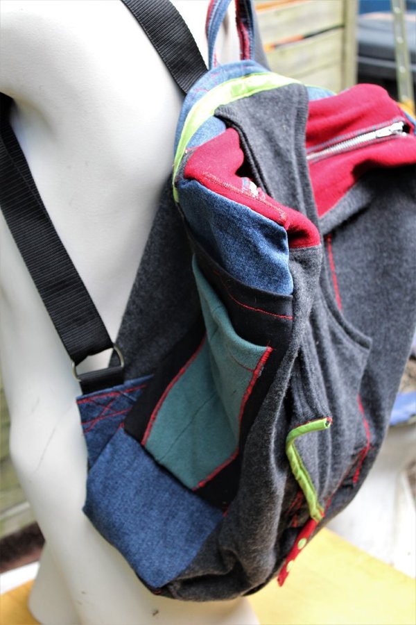 RUCKSACK Pullover - grau/grün/rot   - ibibri`s - UPCYCLI-bag. Einzelstück